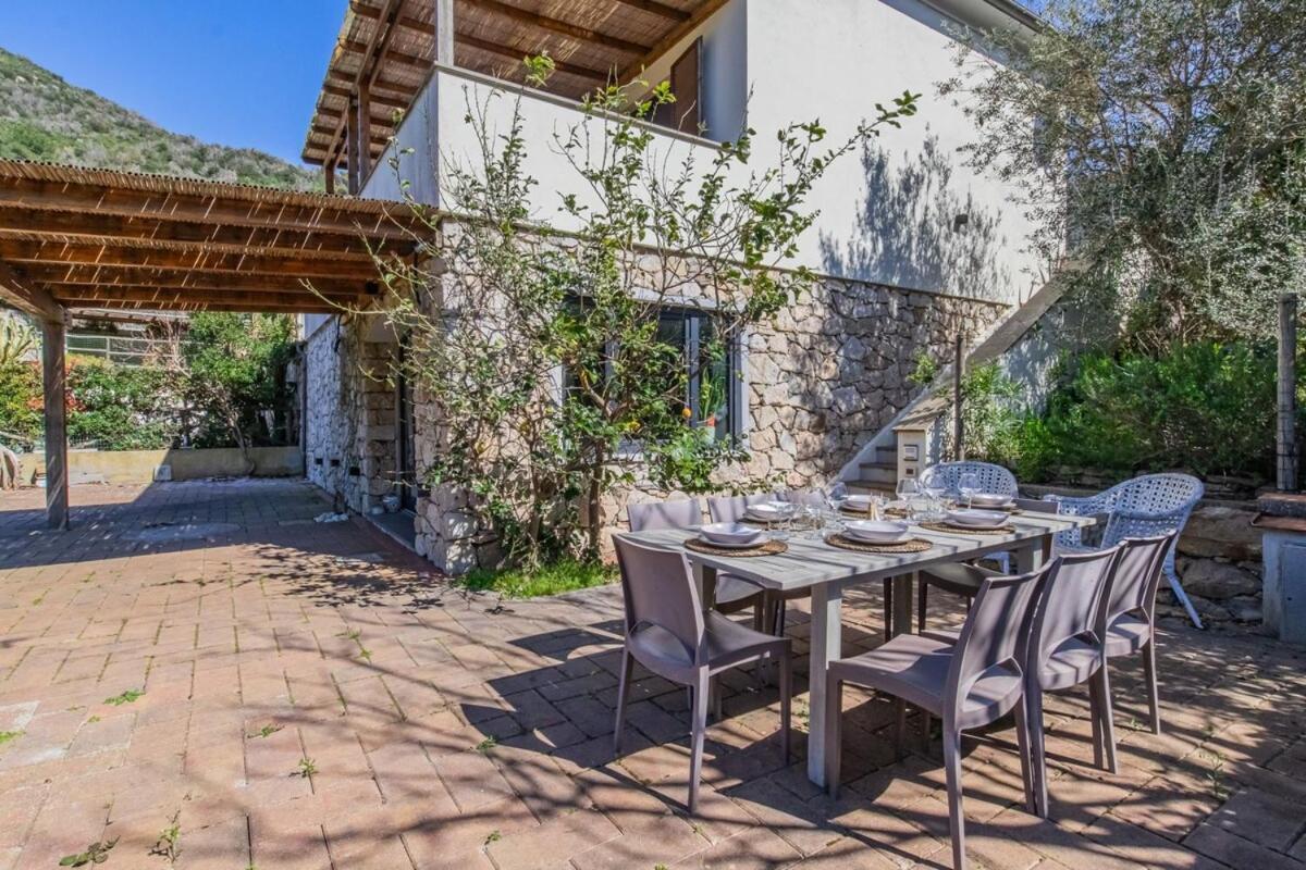 Villa Acquasalata Nisporto Kültér fotó