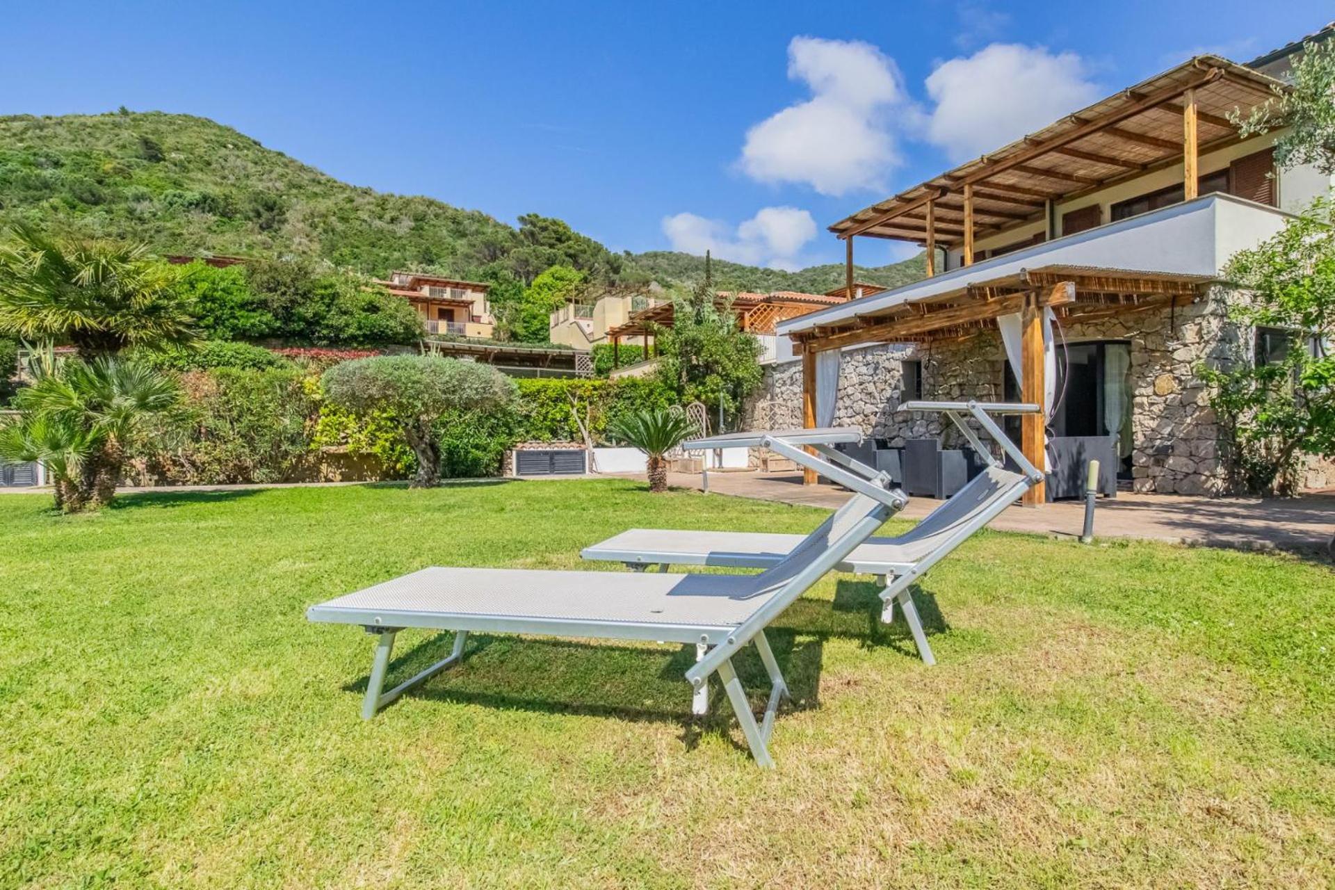 Villa Acquasalata Nisporto Kültér fotó